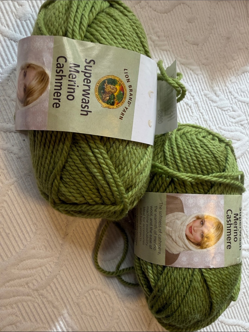 Lion Brand Superwash Merino Cashmere Yarn -  Green. Yarn Sewing
